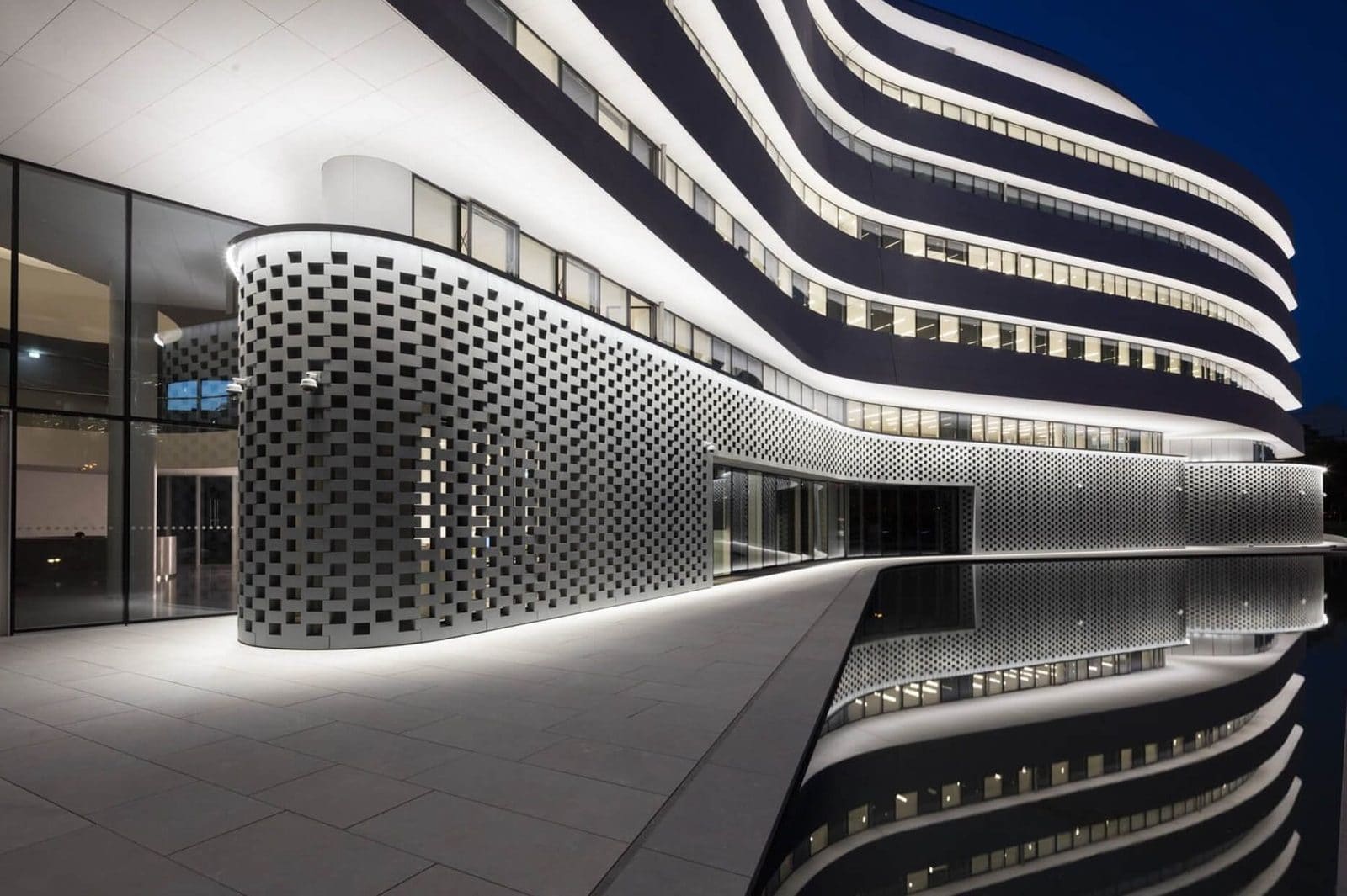 Modern office lighting